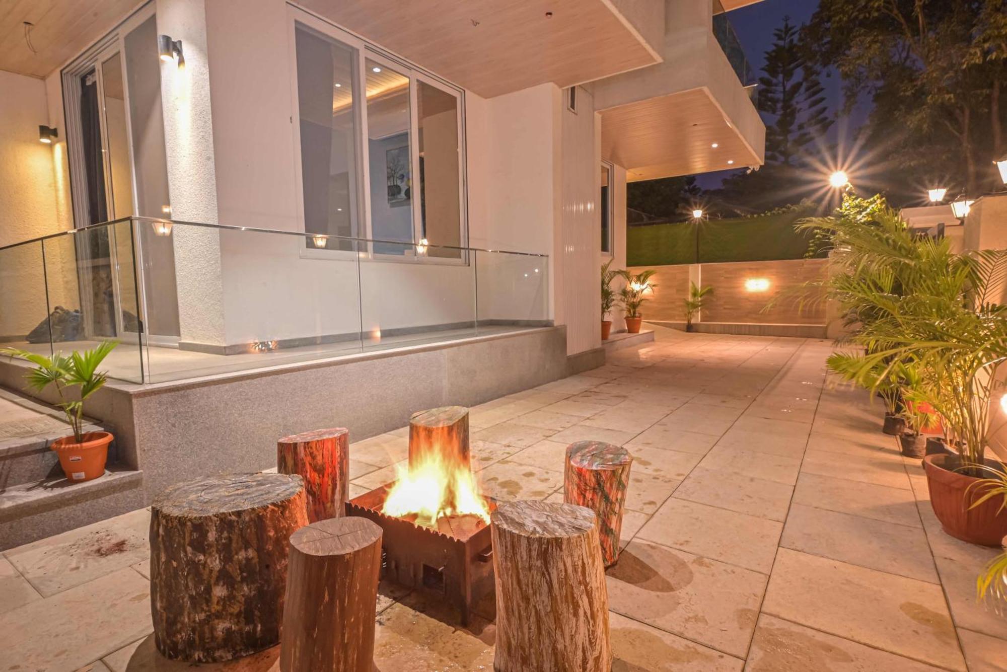 Elegant Villa By Tropicana Stays ロナバラ エクステリア 写真