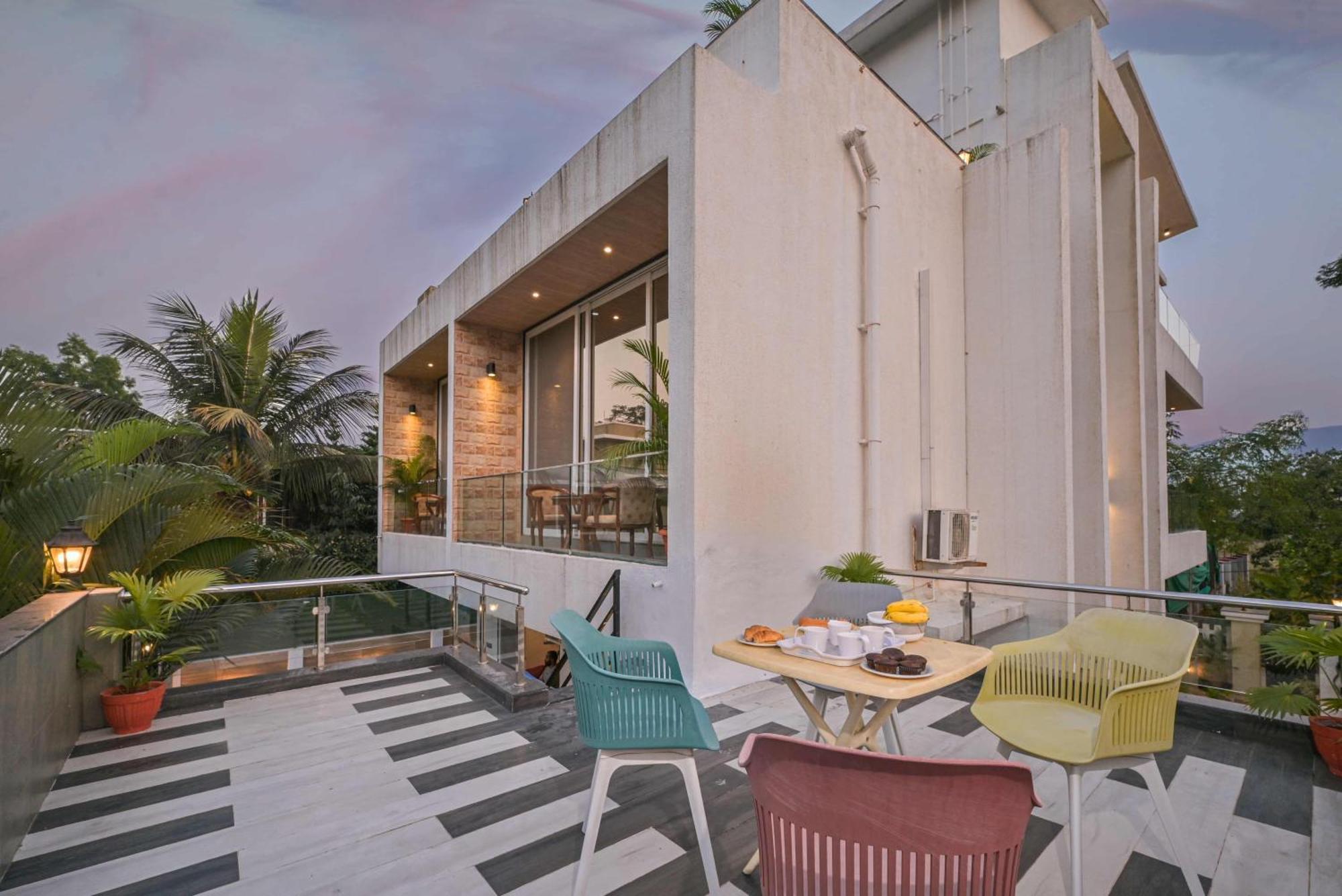 Elegant Villa By Tropicana Stays ロナバラ エクステリア 写真